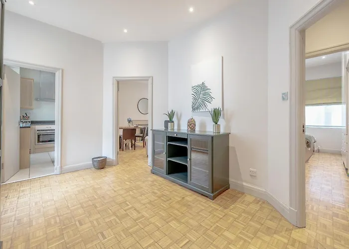 Luxurious Two-Bedroom Haven In Marylebone